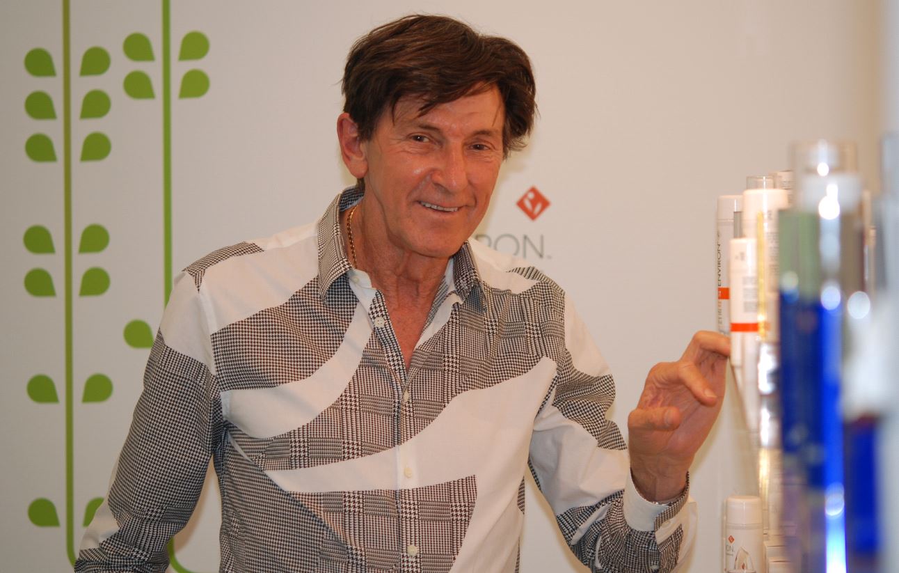desmond fernandes, founder of environ. Dit merk is helemaal opgebouwd rond vitamine A.