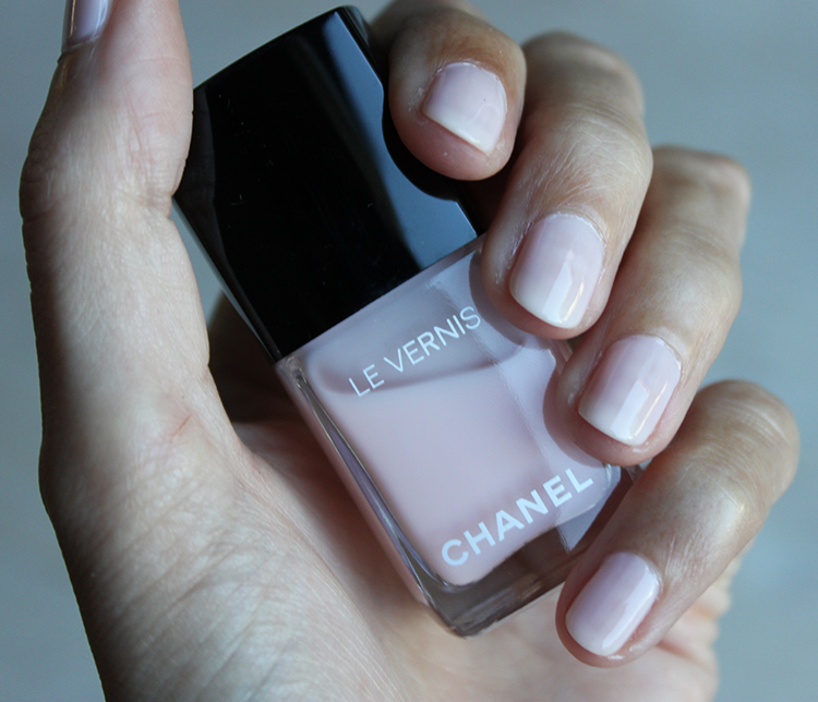 Chanel Le Gel Coat Handen
