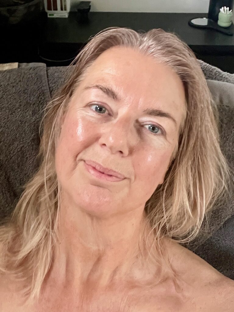 Happy na Ayuna ceremony facial